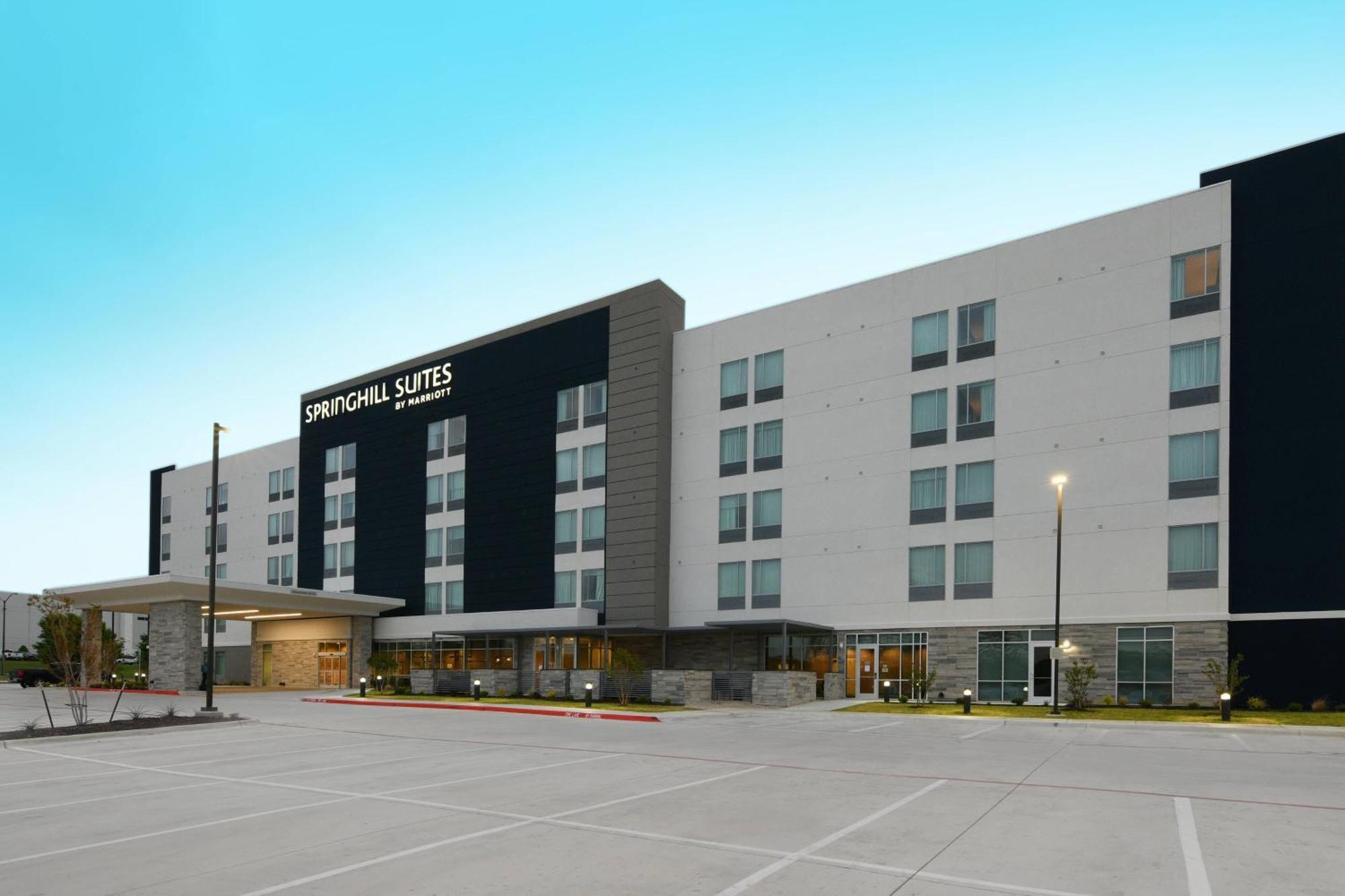 Springhill Suites Dallas Dfw Airport South/Centreport Fort Worth Exteriör bild